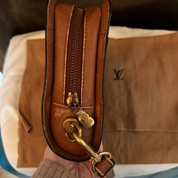 Louis Vuitton vintage Orsay clutch w/ removable strap and dust bag (peeling) - Picture 6 of 13